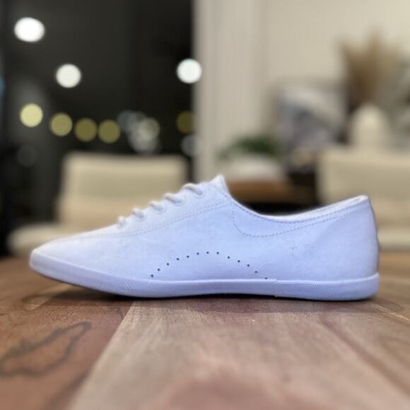 La Gears Sneakers 8 - Etsy VINTAGE Y2K LA Gear | 8 | Classic White Leather Comfort Workout Walking Sneakers